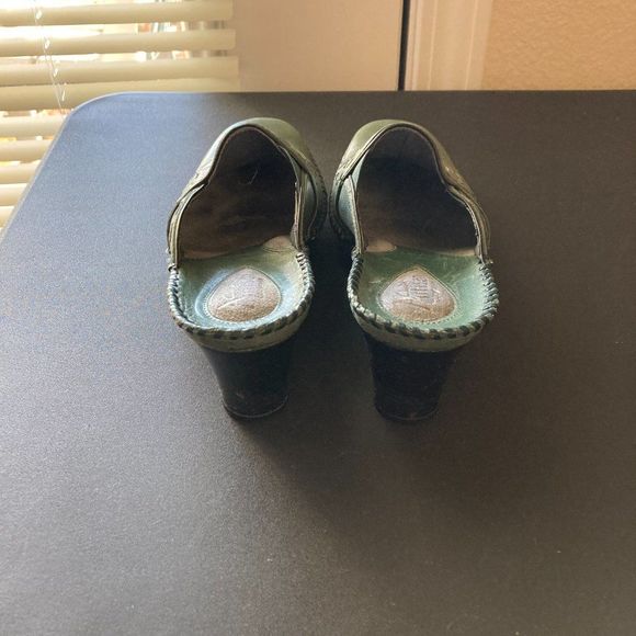 Clarks Artisan Collection Green Clog Size 7M Swirl Design - Picture 5 of 8